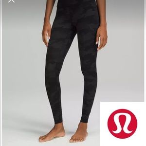 Lululemon Leggings Size 6, T-Shirt Size 8 and Lululemon Bag